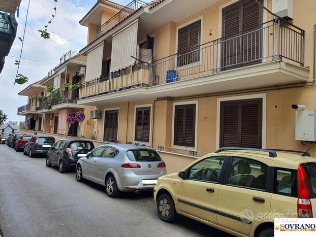 VILLABATE: APPARTAMENTO RISTRUTTURATO CON POSTO