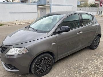 Lancia Ypsilon Ecochic Gold GPL-anno 2020