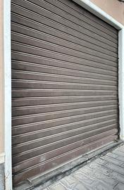 Serranda saracinesca, in lamiera zincata, senza mo