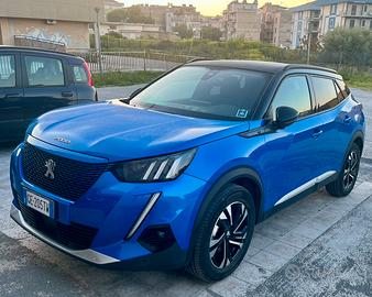 PEUGEOT E2008 GT LINE