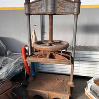 Pressa manuale in ghisa