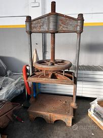 Pressa manuale in ghisa