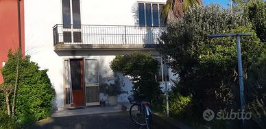Casa piu terreno con grandi spazzi e comodità