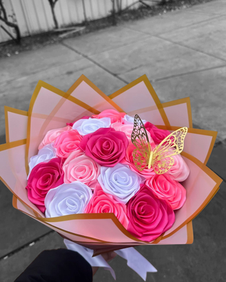 Rose eterne in nastro di raso – fatte a mano