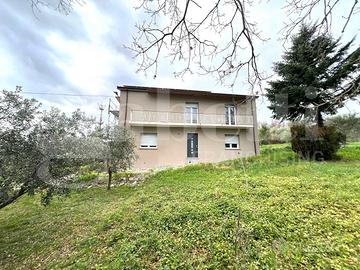 Villa singola Isernia [FZ DLLLSN D3VRG]