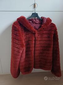 Pellicciotto Ecologico color rosso bordeaux