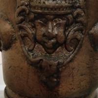 Vecchio mortaio in bronzo