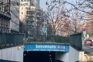 Box singolo in Viale Majno parcheggio Apcoa