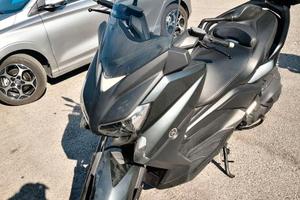 X-MAX 400  YAMAHA CON GOMME NUOVE