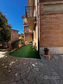 Appartamento di 90 m² con 4 locali e box auto a Si