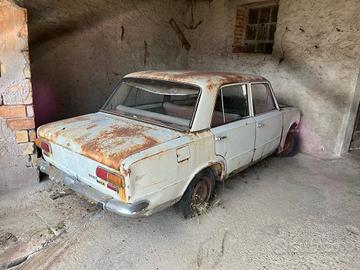 Auto Fiat 124 berlina