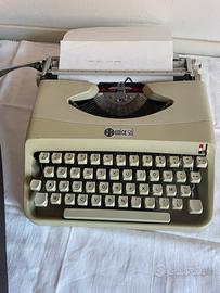 Macchina da scrivere Amica 56