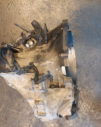 Cambio manuale 6 marce jaguar x type 2.2 gasolio