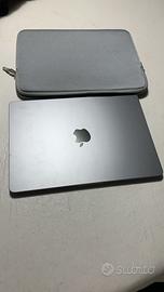 MacBook Air 13,6”