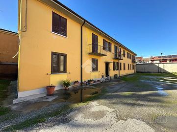 2 LOCALI A PANDINO