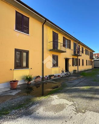 2 LOCALI A PANDINO