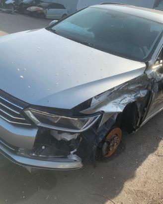 Ricambi VW Passat SW 2015 1.6 tdi dcx