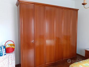 Armadio 6 ante a battente in legno stile classico