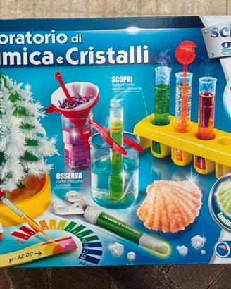 Laboratorio di Chimica e Cristalli Clementoni