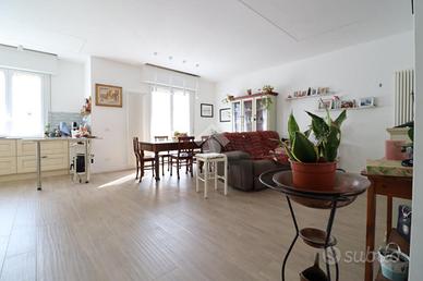 3 LOCALI A PORTO MANTOVANO