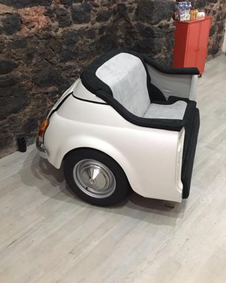 Divano su Fiat 500