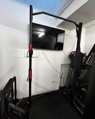attrezzatura completa per palestra