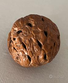 Antico guscio di noce