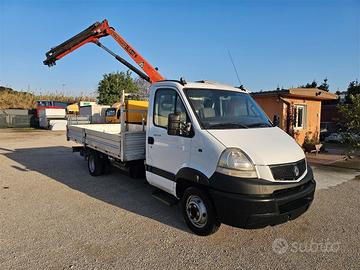 RENAULT MASCOTT cassone fisso e gru Palfinger