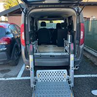 Sollevatore per auto disabili