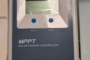 Regolatore di carica EPEVER 100/30 A. 