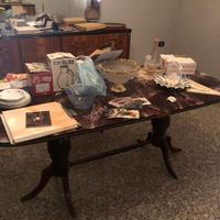 Tavolo, sedie e mobili vintage