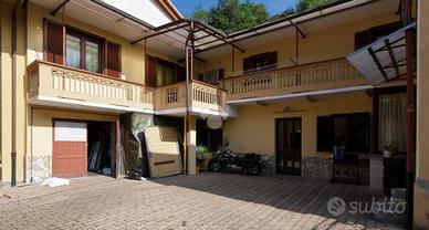 CASA SEMINDIPENDENTE A PORTE