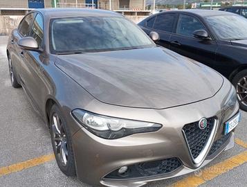 Alfa Romeo Giulia 2.2 Turbodiesel 180 CV Super PRE