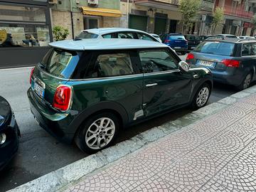 Mini cooper d ammaccata