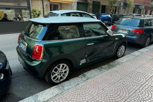 Mini cooper d ammaccata