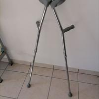 stampelle in metallo