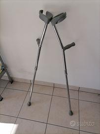 stampelle in metallo