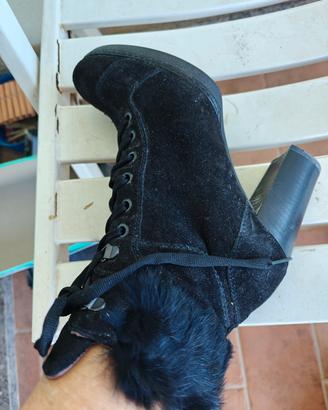Stivaletti Nero Giardini con stringhe 