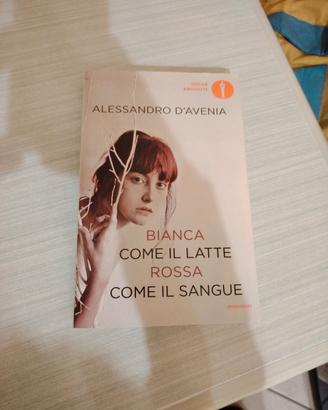 Bianca come il latte rossa come il sangue