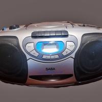 Radio con lettore cd e misicasette.