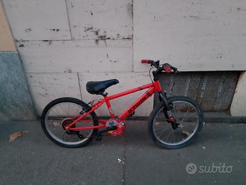 Bicicletta B-twin in buone condizioni