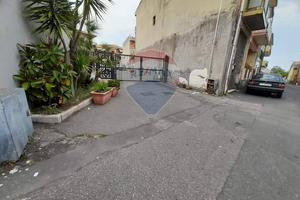 Locale Commerciale - Tremestieri Etneo