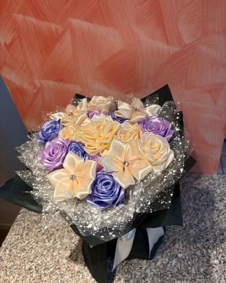 Bouquet fatto a mano di raso