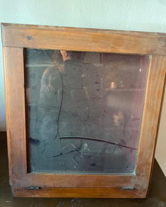 Teca antica in legno