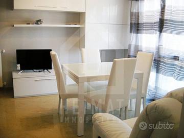 Pomezia grazioso bilocale arredato contrato transi