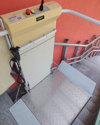 Montascale Liftex per sedie a rotelle