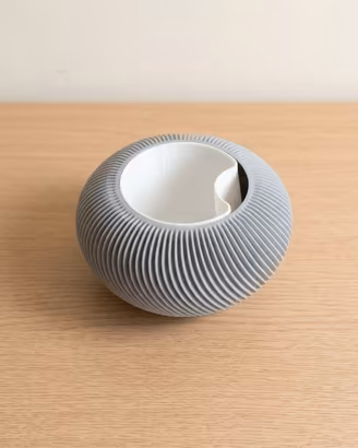 Vaso auto-irrigante di design 