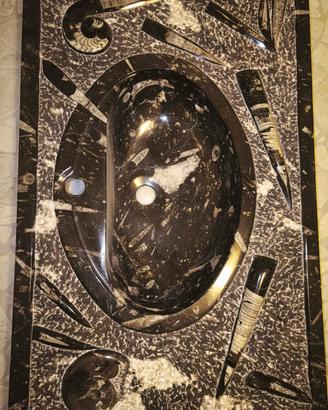 Lavabo in marmo fossile
