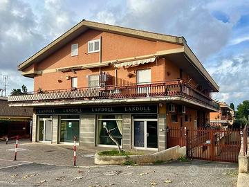 Box / Garage di 18 m² a Marino