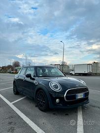 Mini Cooper D 5 porte Total Black